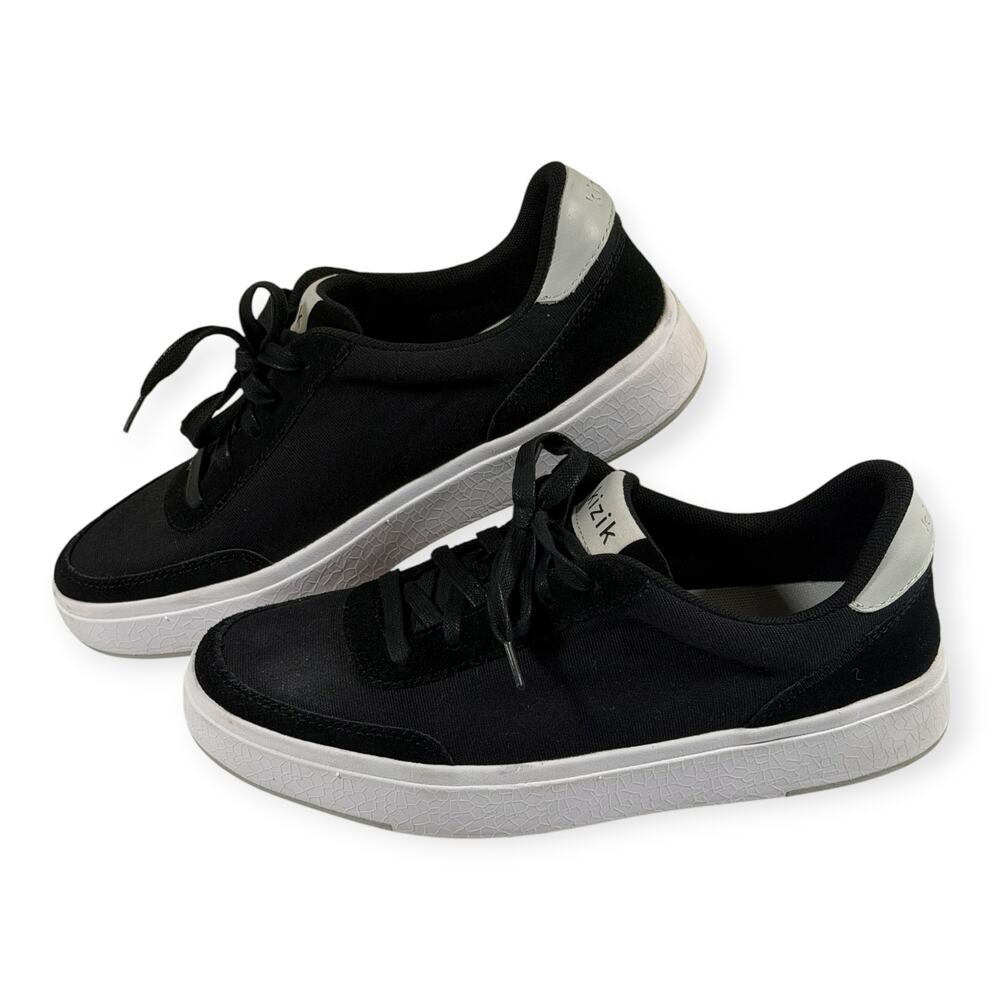KIZIK Prague Handsfreee Casual Sneaker, Black/White, Women's 9